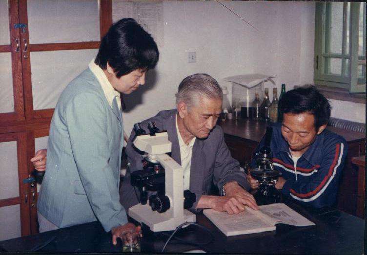何志辉教授(中）、李永函教授（右）、郭明新（左）